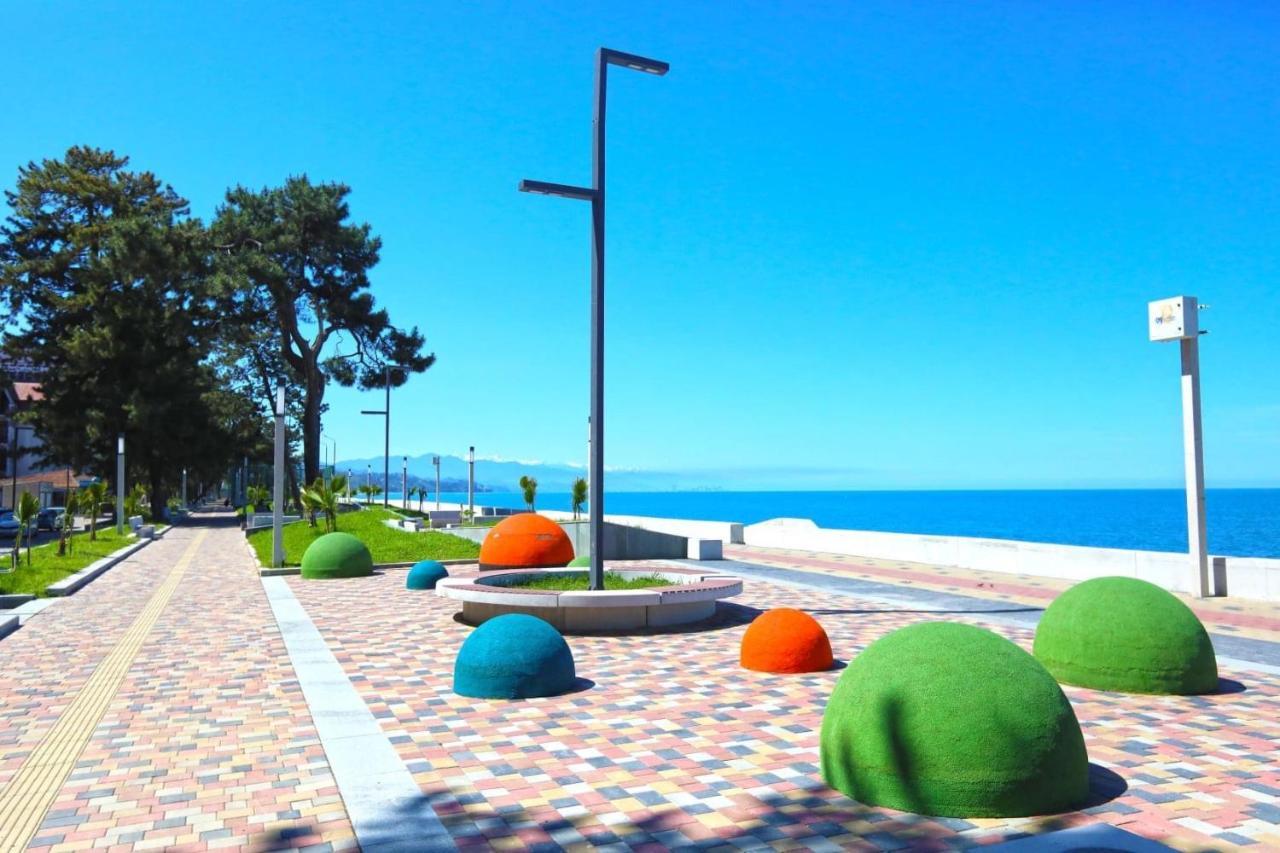 Hotel Sunny Days Kobuleti Esterno foto