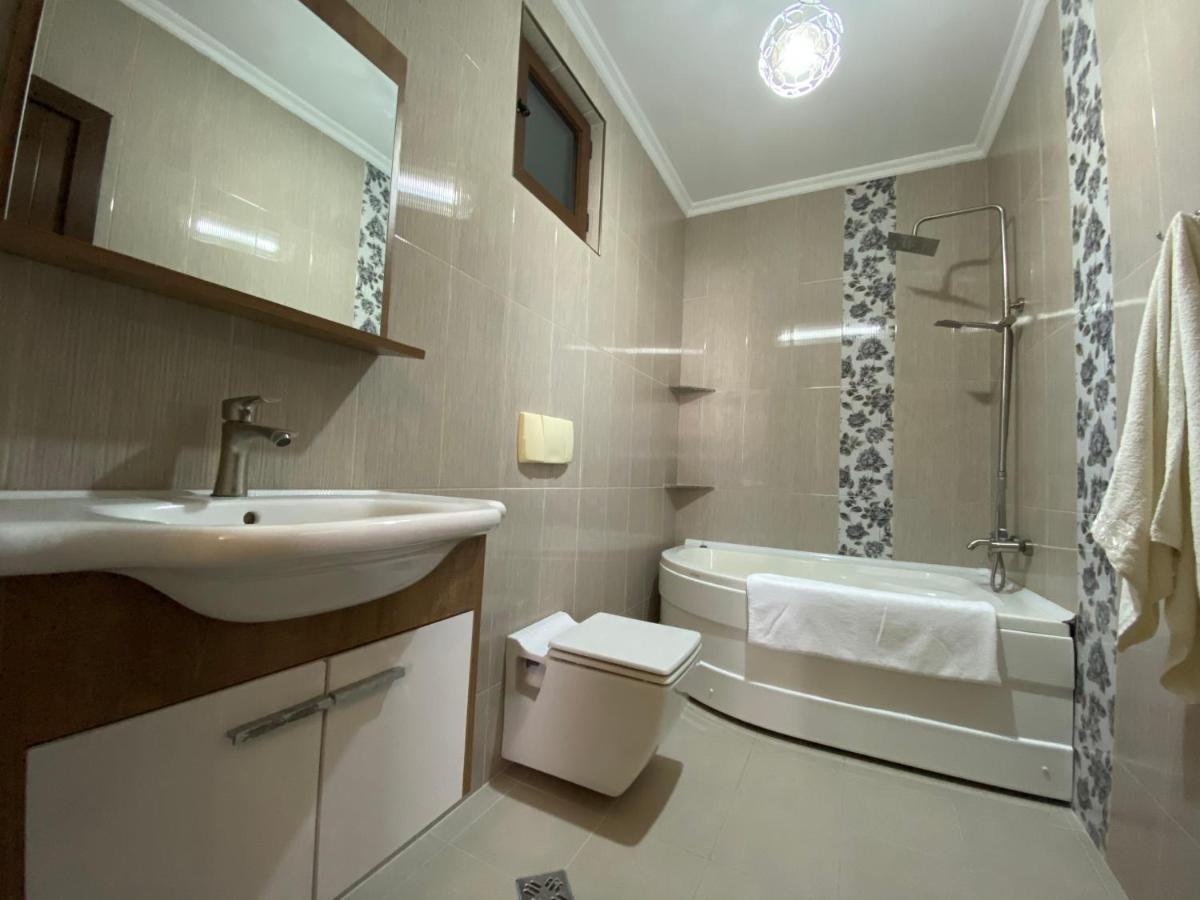 Hotel Sunny Days Kobuleti Esterno foto
