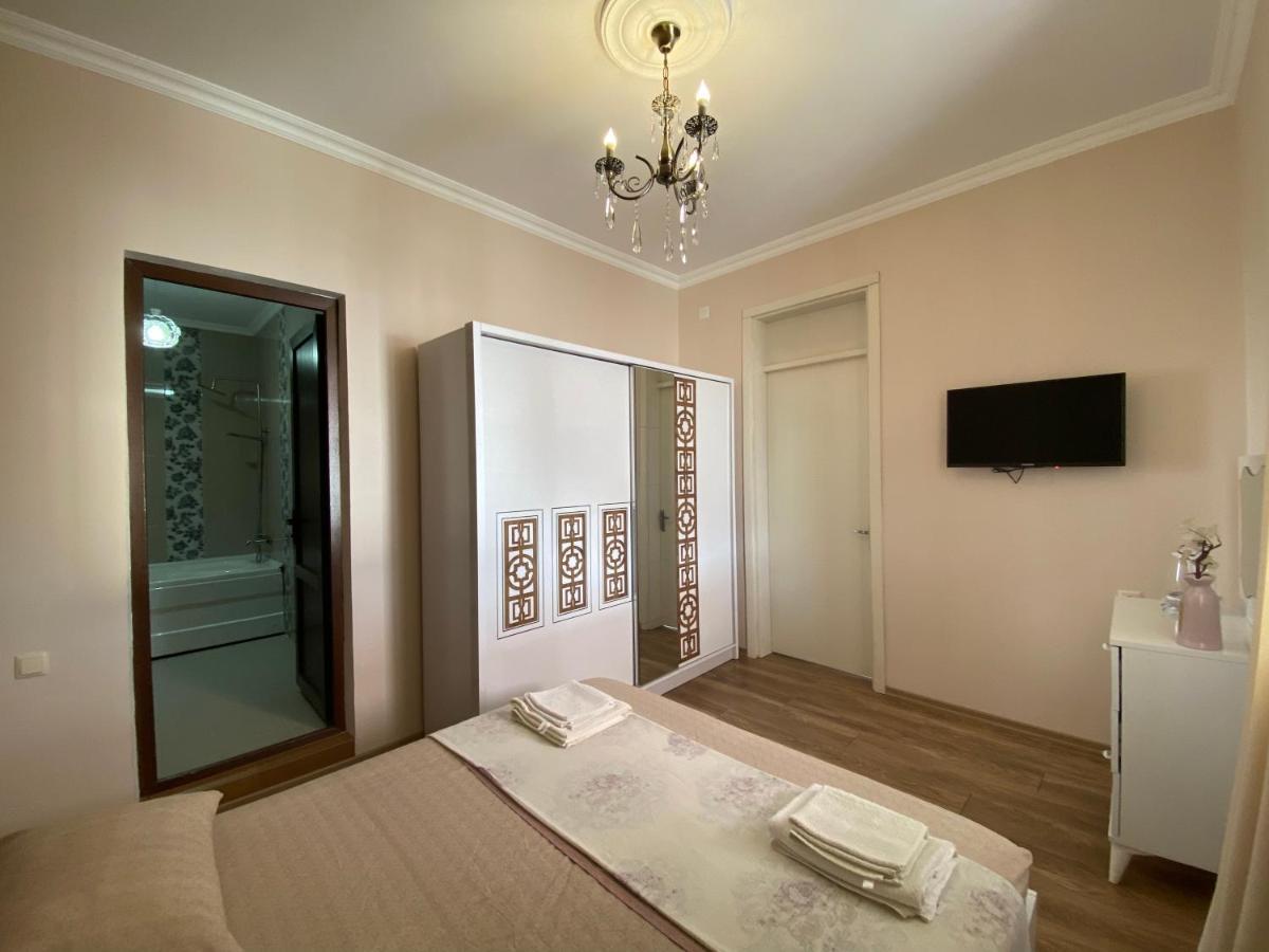 Hotel Sunny Days Kobuleti Esterno foto